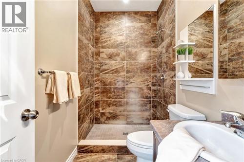 257 Donly Drive S, Simcoe, ON - Indoor Photo Showing Bathroom