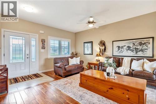257 Donly Drive S, Simcoe, ON - Indoor Photo Showing Living Room