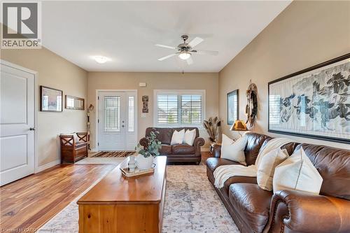 257 Donly Drive S, Simcoe, ON - Indoor Photo Showing Living Room