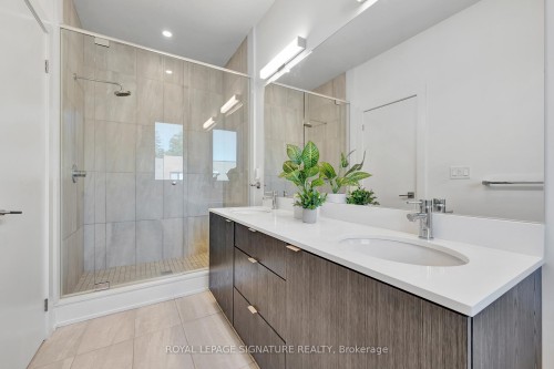 4-107 Concession Street, Cambridge, ON - Indoor Photo Showing Bathroom
