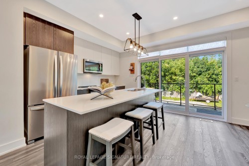 4-107 Concession Street, Cambridge, ON - Indoor Photo Showing Kitchen With Upgraded Kitchen