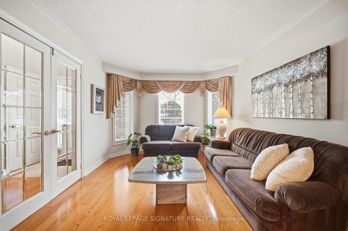 52 Durham Street, Halton Hills, ON - Indoor Photo Showing Living Room