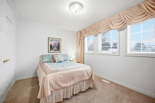 52 Durham Street, Halton Hills, ON - Indoor Photo Showing Bedroom
