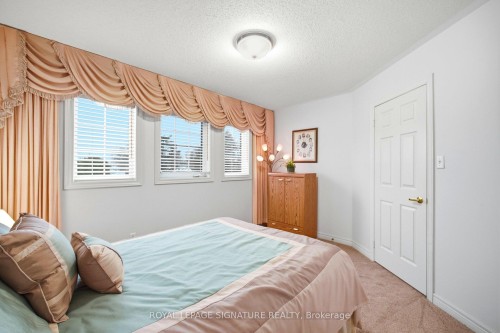 52 Durham Street, Halton Hills, ON - Indoor Photo Showing Bedroom