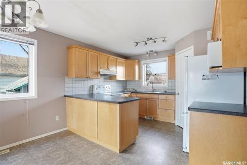 1426B C Avenue N, Saskatoon, SK - Indoor Photo Showing Kitchen