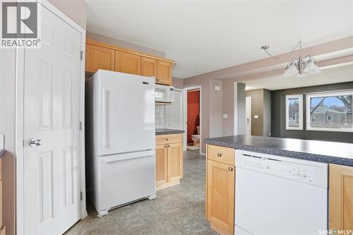 1426B C Avenue N, Saskatoon, SK - Indoor Photo Showing Kitchen
