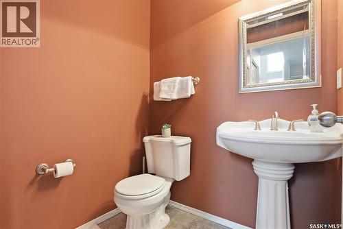 1426B C Avenue N, Saskatoon, SK - Indoor Photo Showing Bathroom