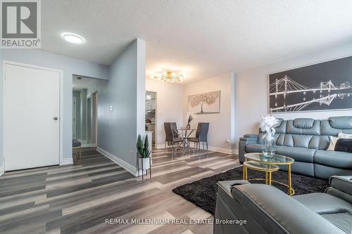 52 Village Court, Brampton, ON - Indoor Photo Showing Living Room