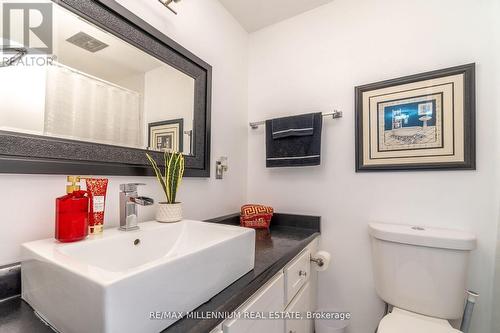 52 Village Court, Brampton, ON - Indoor Photo Showing Bathroom