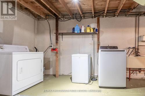 52 Village Court, Brampton, ON - Indoor Photo Showing Laundry Room