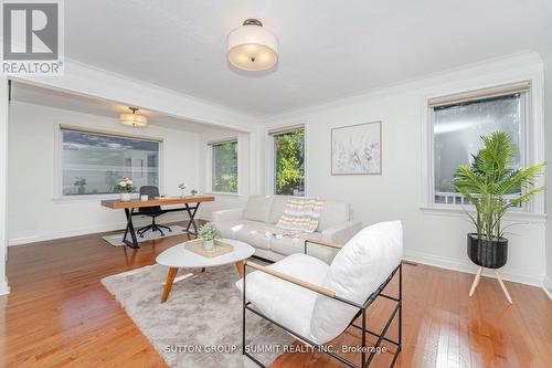 1175 Kane Road, Mississauga, ON - Indoor Photo Showing Living Room