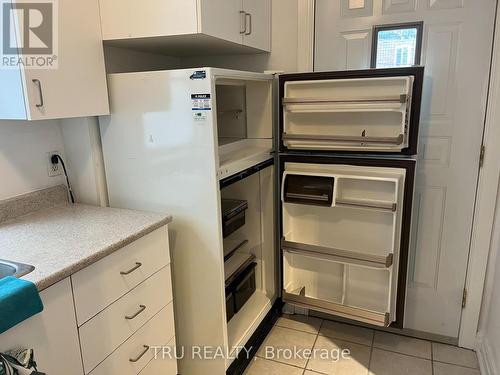 3 - 384 Blake Boulevard, Ottawa, ON - Indoor Photo Showing Other Room