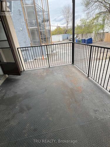 3 - 384 Blake Boulevard, Ottawa, ON - Outdoor