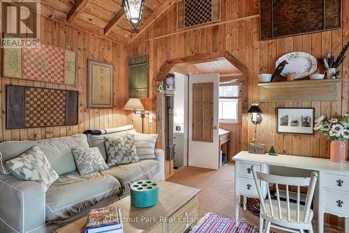 1 Rose Island, Gravenhurst (Morrison), ON - Indoor Photo Showing Living Room