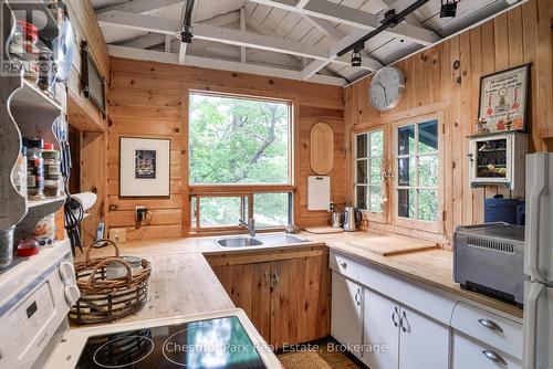 cottage kitchen - 1 Rose Island, Gravenhurst (Morrison), ON - Indoor Photo Showing Kitchen