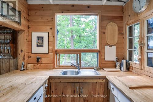 1 Rose Island, Gravenhurst (Morrison), ON - Indoor Photo Showing Kitchen With Double Sink