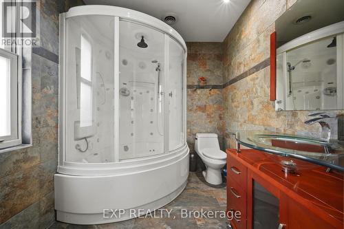 2065 Westfield Drive, Mississauga, ON - Indoor Photo Showing Bathroom