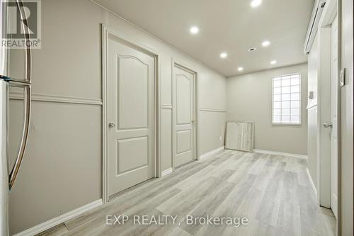 2065 Westfield Drive, Mississauga, ON - Indoor Photo Showing Other Room