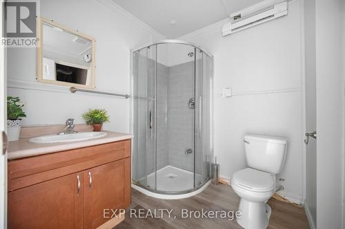 2065 Westfield Drive, Mississauga, ON - Indoor Photo Showing Bathroom