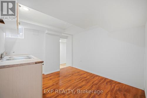 2065 Westfield Drive, Mississauga, ON - Indoor