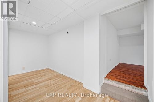 2065 Westfield Drive, Mississauga, ON - Indoor Photo Showing Other Room