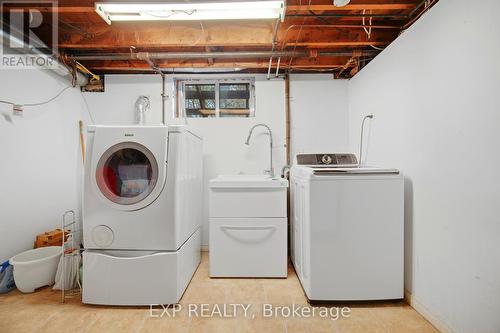 2065 Westfield Drive, Mississauga, ON - Indoor Photo Showing Laundry Room