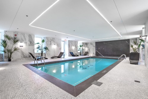 Pool - 807-1800 Boul. René-Lévesque O., Montréal (Ville-Marie), QC - Indoor Photo Showing Other Room With In Ground Pool