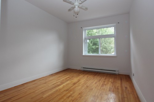 Chambre à coucher - 4990 Rue Fulton, Montréal (Côte-Des-Neiges/Notre-Dame-De-Grâce), QC - Indoor Photo Showing Other Room
