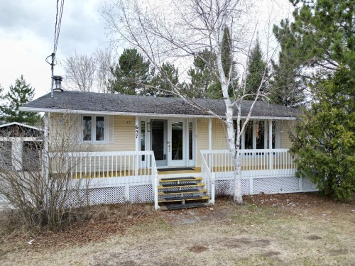 657 Rue Bourbeau  Rouyn-Noranda, QC J9Y 1M7