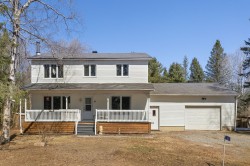 16 Rue André  Montpellier, QC J0V 1M0