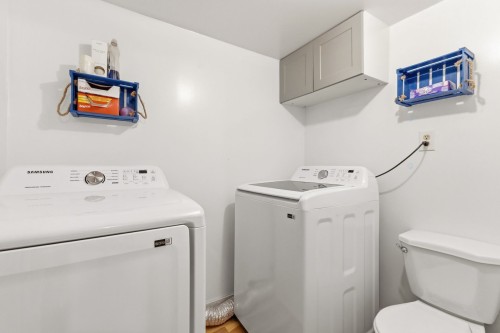 Laundry - 16 Rue André, Montpellier, QC - Indoor Photo Showing Laundry Room