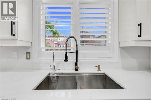 3377 Destination Drive, Mississauga, ON - Indoor Photo Showing Kitchen