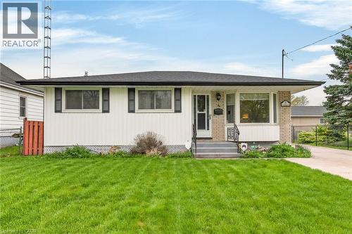 8 WOODROW Street N  St. Catharines, ON L2P 3K1