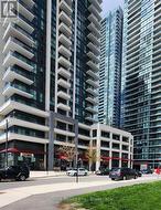 557 CURRAN PLACE  Mississauga, ON L5B 0G9