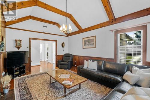 1690 Sherway Drive, Mississauga, ON - Indoor Photo Showing Living Room