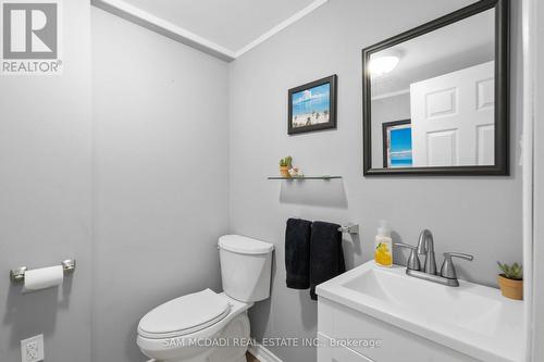 1690 Sherway Drive, Mississauga, ON - Indoor Photo Showing Bathroom
