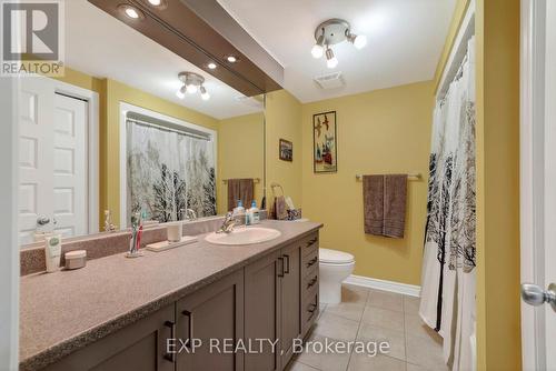102 - 222 First Street E, Cornwall, ON - Indoor Photo Showing Bathroom