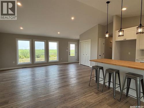 10 Jesse Bay, Last Mountain Lake, SK - Indoor