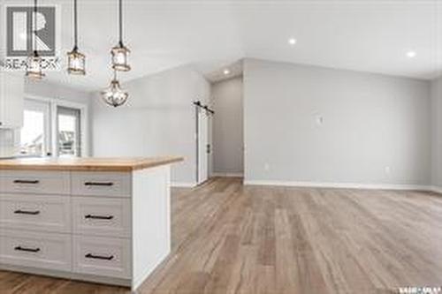 10 Jesse Bay, Last Mountain Lake, SK - Indoor