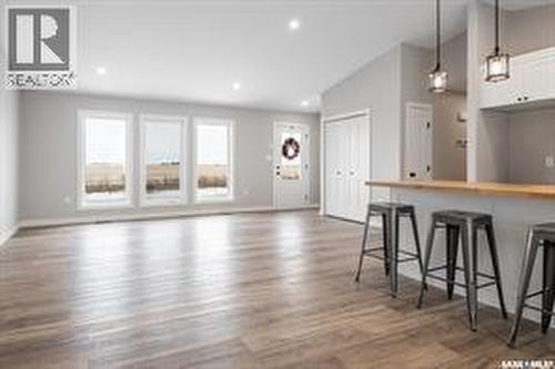 10 Jesse Bay, Last Mountain Lake, SK - Indoor