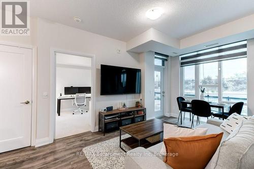 123 - 16 Concord Place, Grimsby (Grimsby Beach), ON - Indoor Photo Showing Living Room