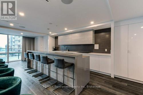 123 - 16 Concord Place, Grimsby (Grimsby Beach), ON - Indoor Photo Showing Kitchen