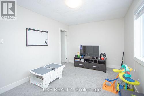 3291 Regiment Road, London South (South V), ON - Indoor Photo Showing Other Room