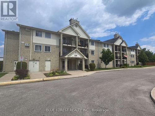 209 - 739 DEVERON CRESCENT  London South (South T), ON N5Z 4Y1