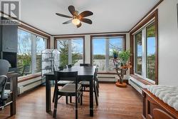 Dining Room/muskoka room - 