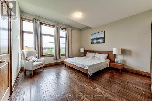 9 Windrose Valley Boulevard, Clearview, ON - Indoor Photo Showing Bedroom