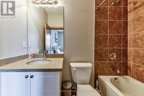 9 Windrose Valley Boulevard, Clearview, ON - Indoor Photo Showing Bathroom