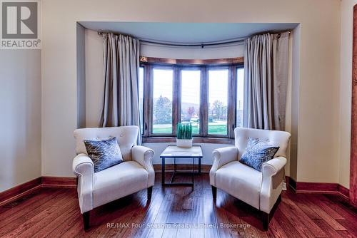 9 Windrose Valley Boulevard, Clearview, ON - Indoor Photo Showing Living Room