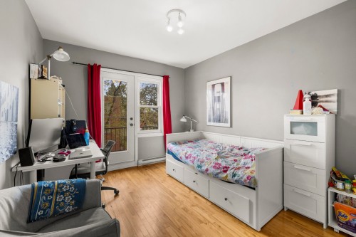 Chambre à coucher - 5992 Rue Dolbeau, Montréal (Côte-Des-Neiges/Notre-Dame-De-Grâce), QC - Indoor Photo Showing Bedroom