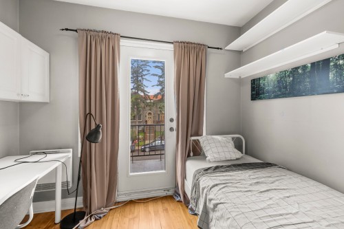 Chambre à coucher - 5992 Rue Dolbeau, Montréal (Côte-Des-Neiges/Notre-Dame-De-Grâce), QC - Indoor Photo Showing Bedroom